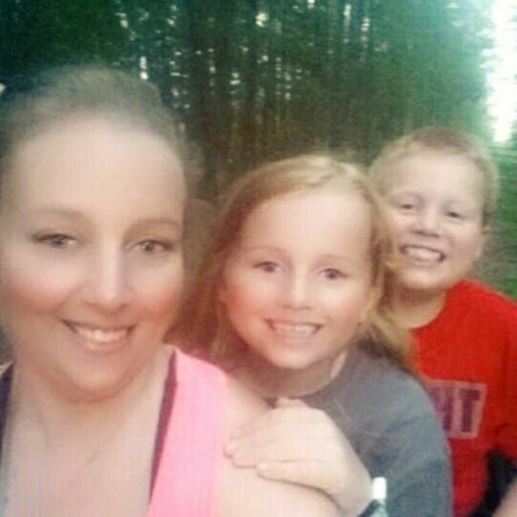 Meet your Posher, Heather - Picture 1 of 2